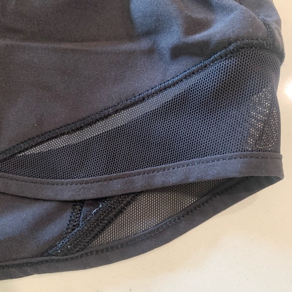 Lululemon sz 2 Shorts - Picture 3 of 4